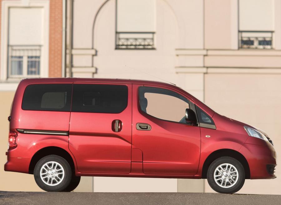  Nissan NV200 2009 года  (фото 27 из 108)